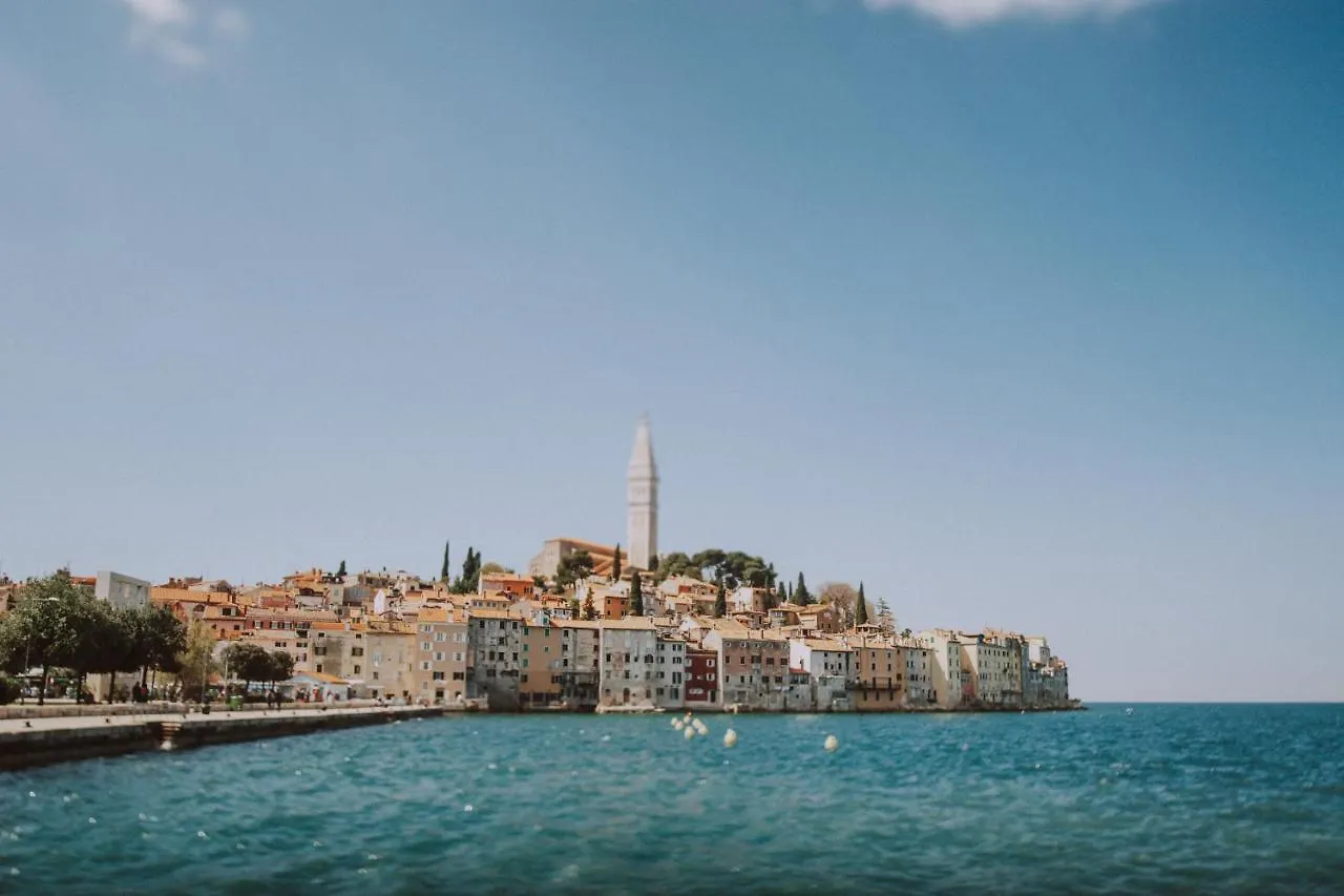 Luxury Seafront Palazzo Βίλα Ρόβινι 0*,