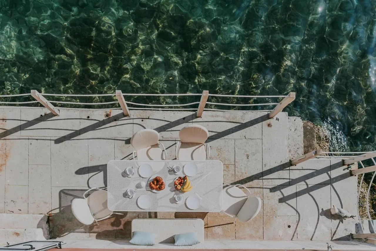 Вилла Luxury Seafront Palazzo Ровинь